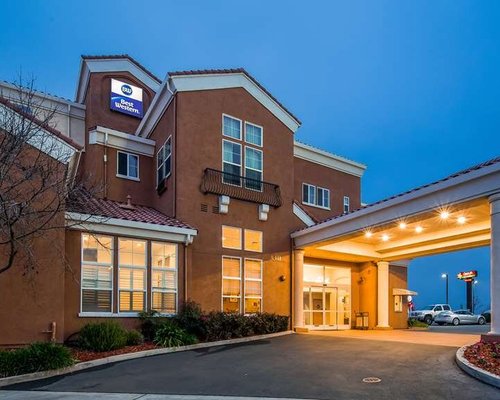 BEST WESTERN I-5 INN & SUITES - Updated 2024 Prices & Hotel Reviews ...