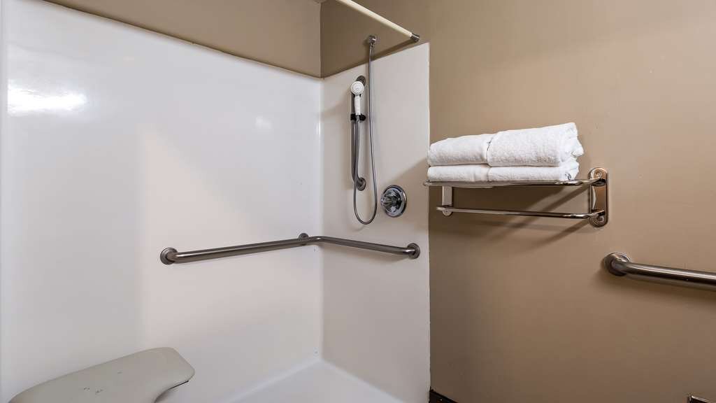 BEST WESTERN OCEAN CITY HOTEL SUITES Updated 2024 Prices Reviews MD   Roll In Shower 