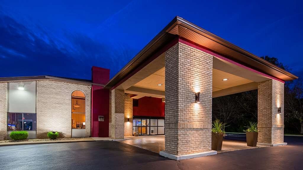 BEST WESTERN PLUS NORTH CANTON INN & SUITES - Updated 2024 Prices & Hotel  Reviews (Ohio)