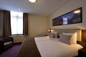 Room & Suite