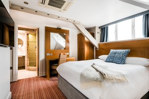 Room & Suite