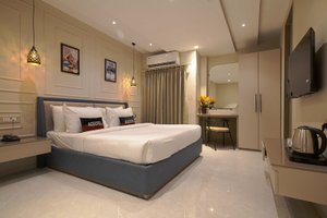 Room & Suite