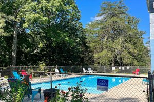 Pool & Beach