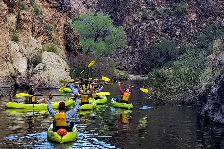 サグアロ湖の風光明媚なガイド付きカヤック ツアー、提供元：Riverbound Sports Tonto NF | アリゾナ州, アメリカ合衆国 -  Tripadvisor