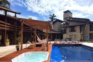 Piscina e praia