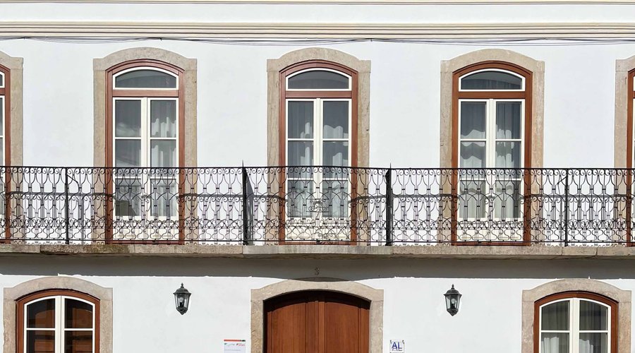 Senhora da Praça - fachada do edifício  /  Senhora da Praça - building facade
