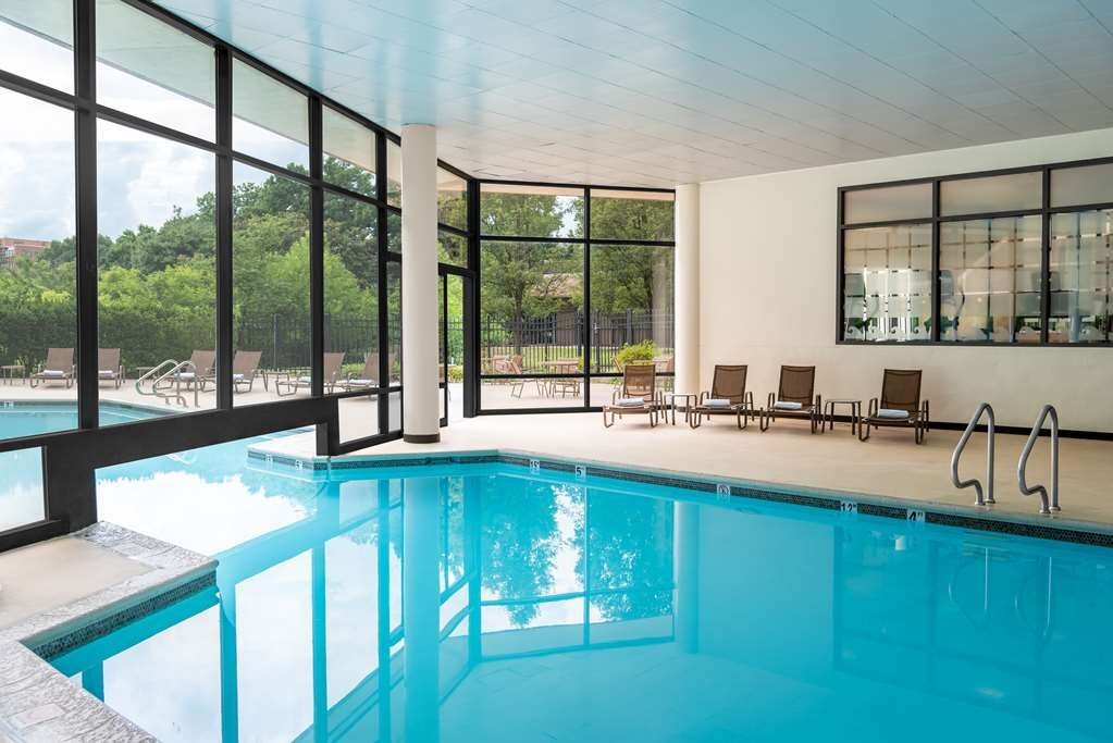 Hilton Alexandria Mark Center Pool: Pictures & Reviews Hilton Alexandria Mark Center Pool: Pictures & Reviews - Tripadvisor