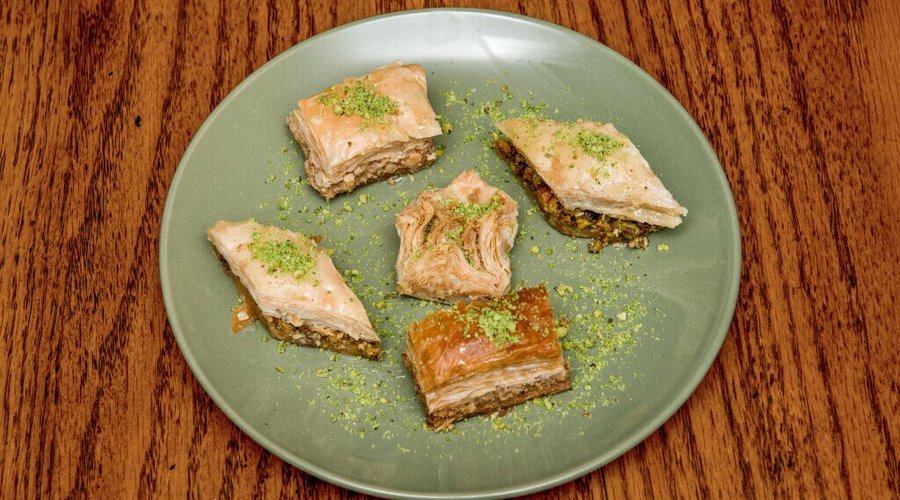 Baklawa ( Dessert )