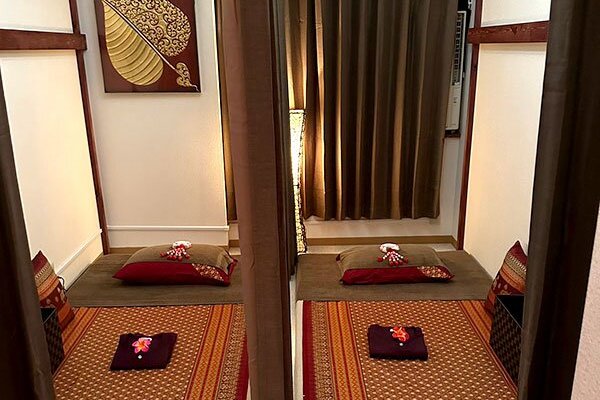浅草タイ古式マッサージポートンはシンプルな店内で本場タイの雰囲気のインテリア空間です。つくばエクスプレス線「浅草」駅徒歩3分すぐ近くのタイ古式マッサージ店です。
