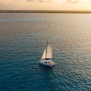 sunset catamaran cruise cancun