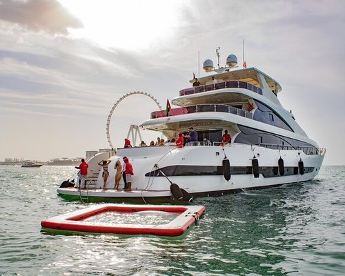 Experience Dubai in Style: Luxury Speed Boat Tours That Redefine Travel