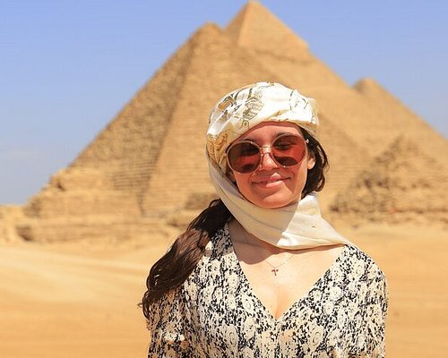 pyramid tour guide