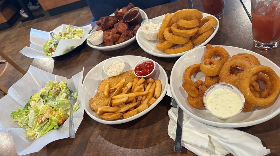 WINGS AND RINGS, Minot - Restaurant Reviews, Photos & Phone Number - Tripadvisor
