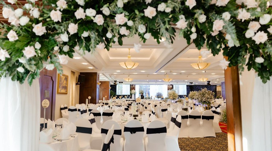For a proper dream wedding, you need to choose a fairy-tale setting and superior services accordingly. Let’s enjoy the most beautiful day in the most beautiful location, ensuring your day will be the most amazing one of your life! To make your Big Day perfect and eternally remember! Come to HOTEL GRAND SAIGON for getting experience everything all offers from our brigade of sous-chefs with our specially curated menus, and it will delight the guests with irresistible flavors.