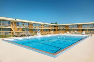 Pool & Beach