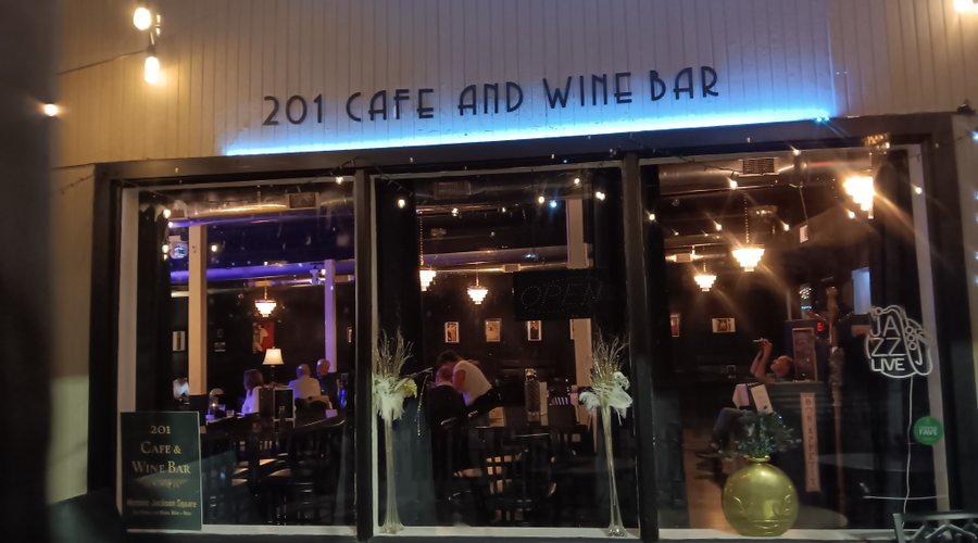 201 Cafe and Wine Bar