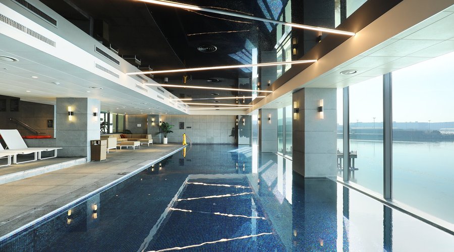 INDOOR SWIMMING POOL 3F