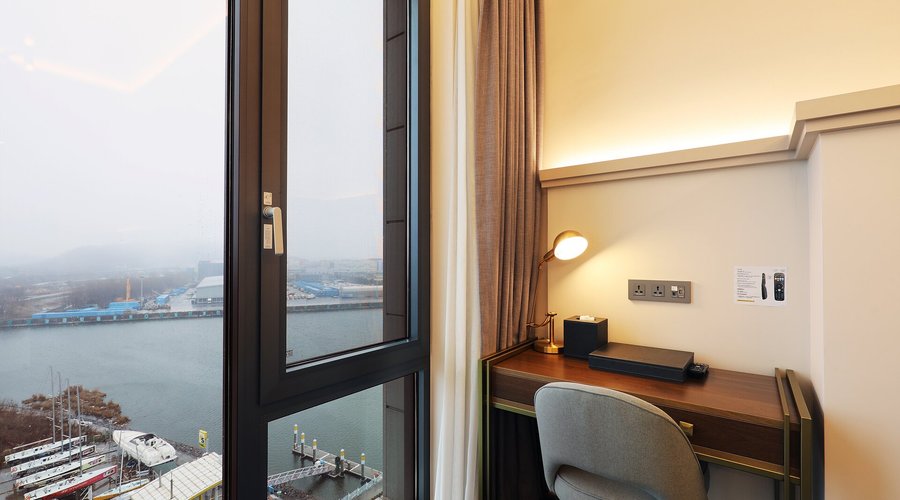 JUNIOR SUITE FAMILY TWIN ROOM
