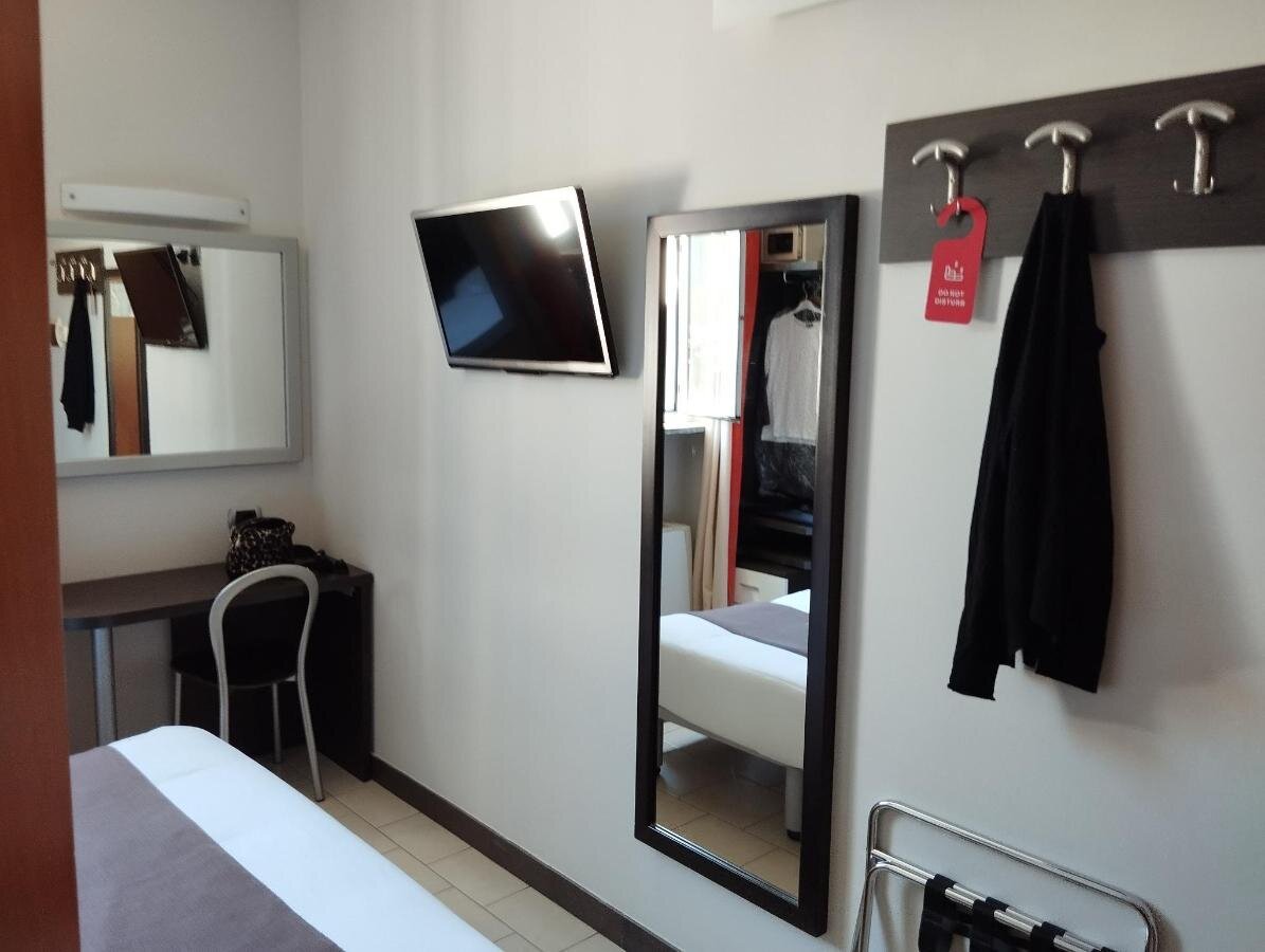 HOTEL IDEALE - Milan Hotel 2024 Prices & Reviews