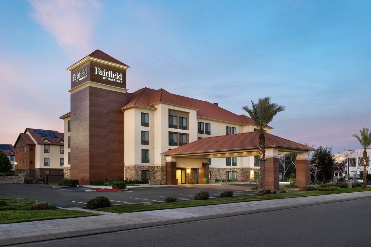 HOOKER HAVEN!!!! - Review of Days Inn by Wyndham Fresno Central, Fresno, CA  - Tripadvisor