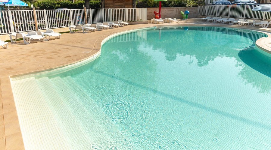 Piscine de plein air chauffée