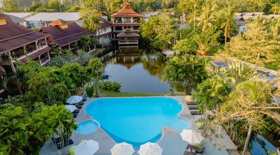 Swimming Pool Spending Time with Garden pool & Rooftop pool.  The resort provided two swimming pools each with its own unique on your day for sunbathing one with a tropical scenery garden breeze overview of the garden pool facing the lake and one with a limestone mountain perspective of the rooftop swimming pool astonishing at the sunrise in the morning including the spectacular Andaman Seaview. Stay hydrated all day.