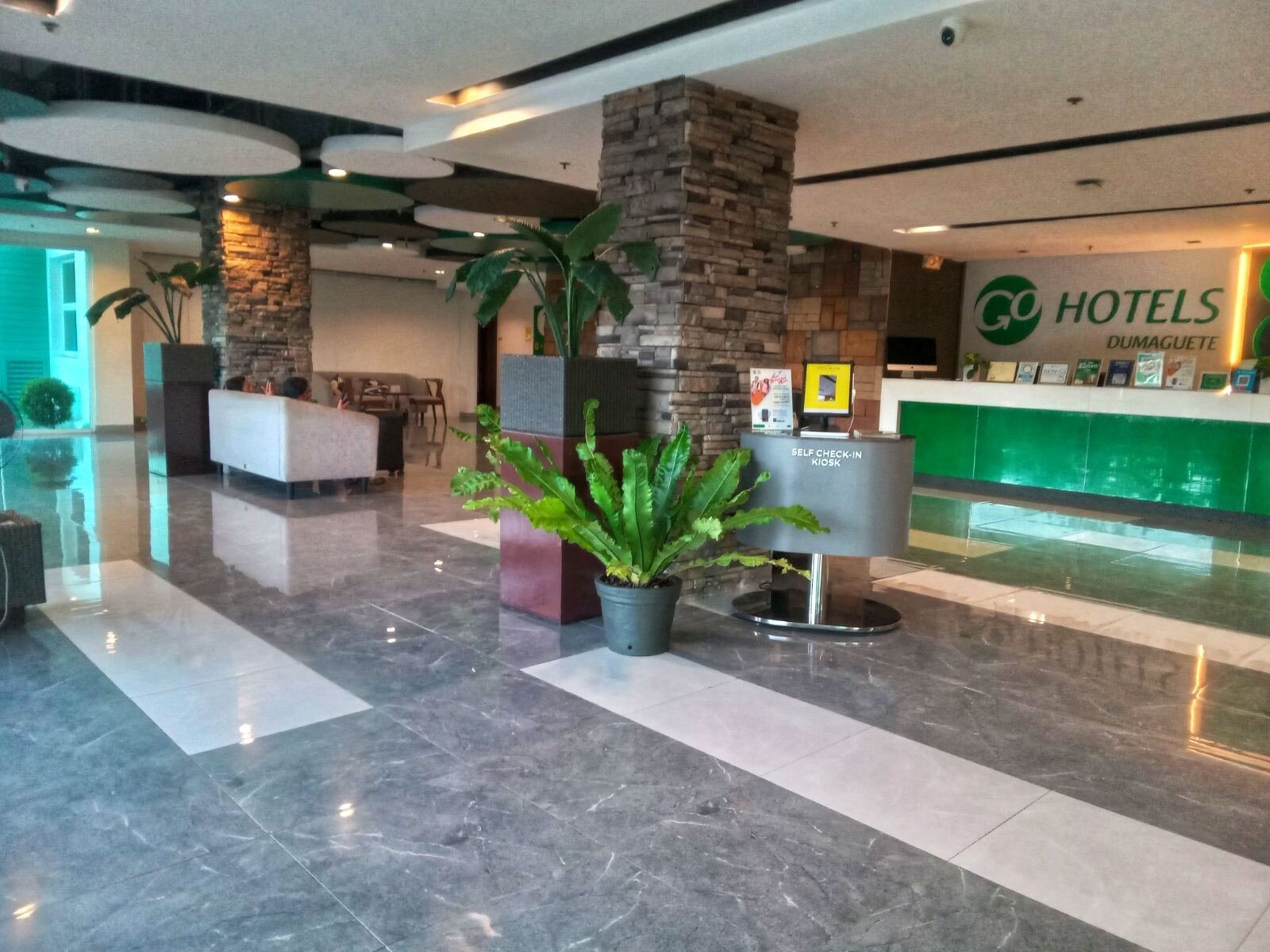 Go Hotels Dumaguete by null