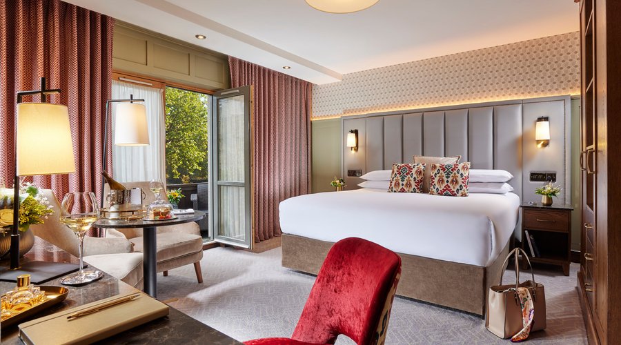 Gold Experience Room