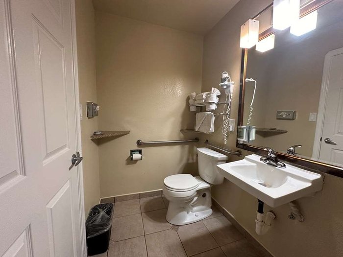 BEST WESTERN TRADEWINDS - Updated 2024 Reviews, Photos & Prices