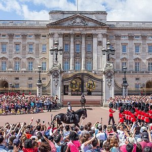 buckingham palace and windsor castle tour from london