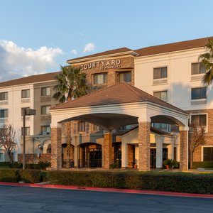 Experience Comfort and Convenience at Courtyard by Marriott in Rancho Cucamonga
