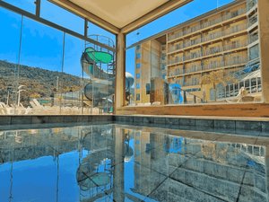 Piscina e praia