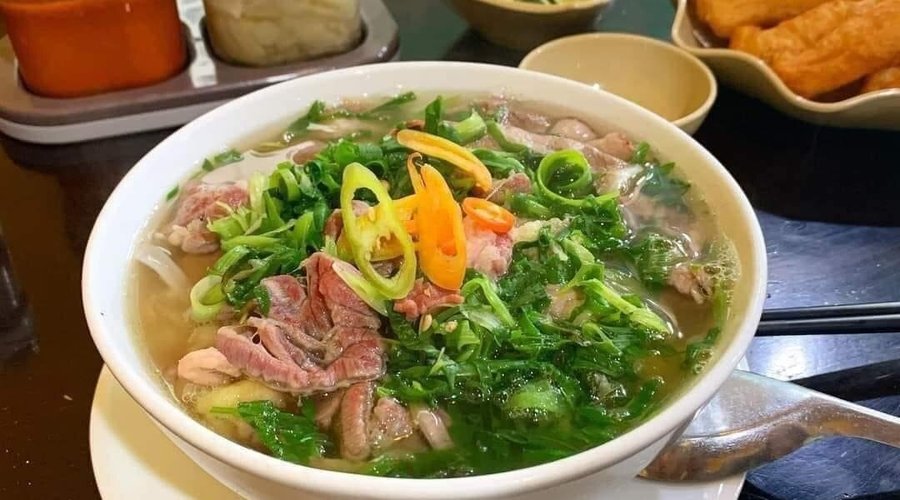 7. Những Quán Phở Gà & Bún Thang Được Đánh Giá Cao Tại Hà Nội