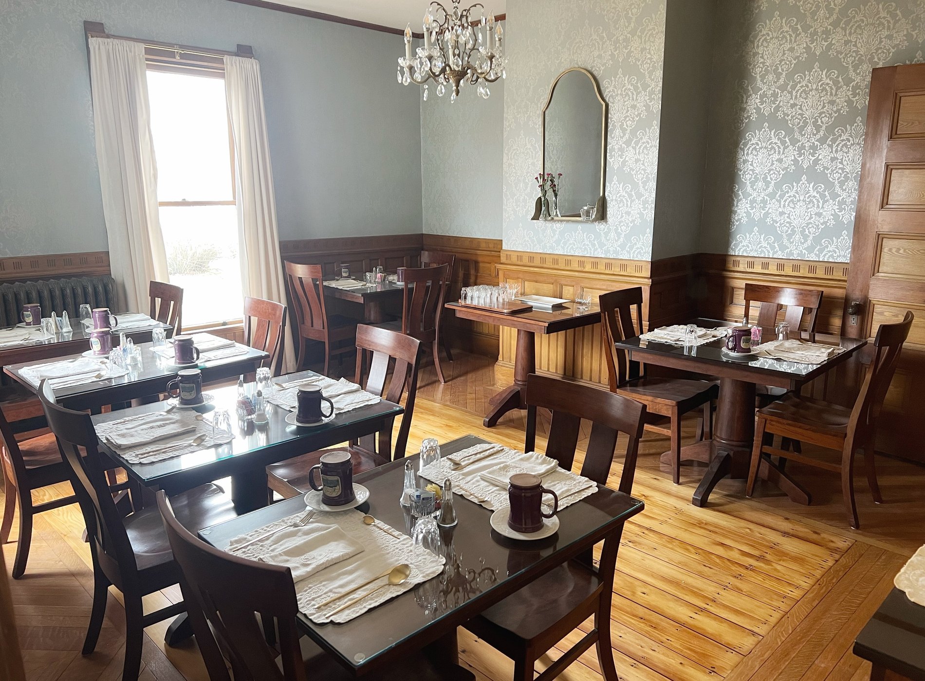 LimeRock Inn by null