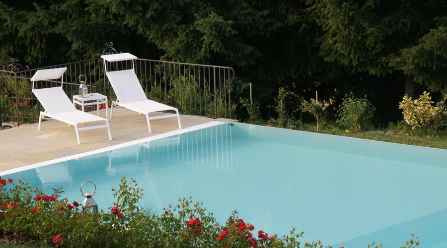 Piscina Estiva presso il ristorante esterno (5 minuti a piedi sulla collina di fronte all'Hotel)