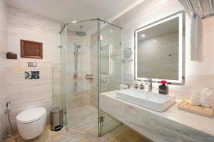Room & Suite