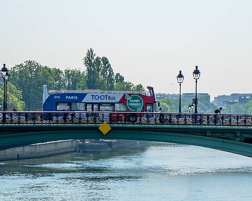 tourist bus paris route