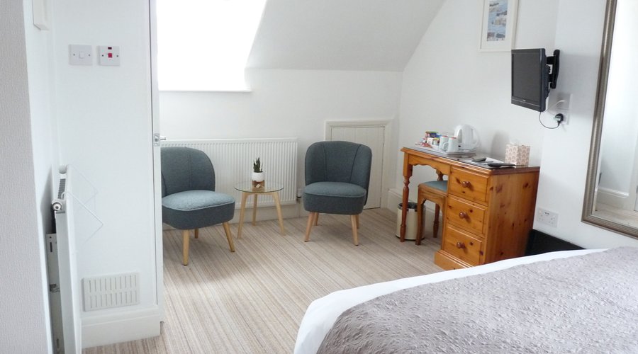 Room 5 is our 2nd floor double room with fantastic views of both the Great Orme and also the Conwy Mountains.
