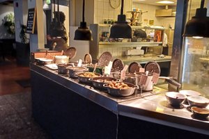 餐饮