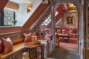 Room & Suite