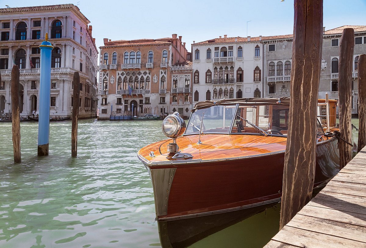 canal tour of venice