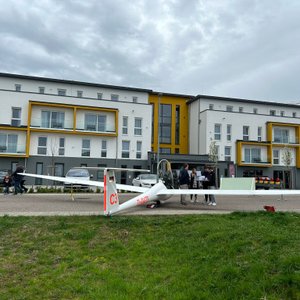 Sehr tolles und schönes Hotel in der Nähe von EuropaPark. Super gelegen und öffnet das Tor zum Schwarzwald von einer Seite des Rheins und zu Vogesen in Frankreich auf der anderen Seite.