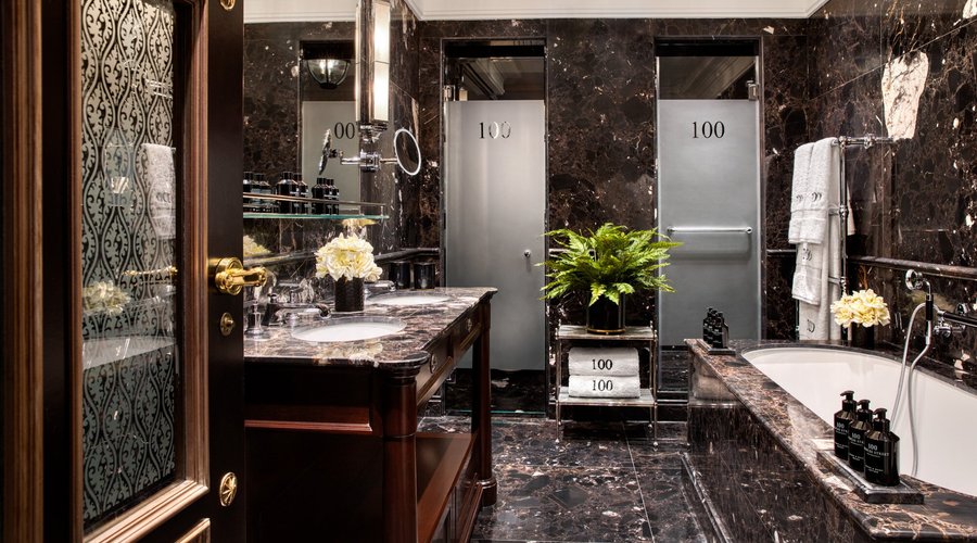 Archibald Signature Suite Bathroom