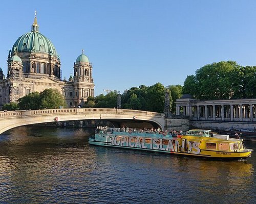 tourist boat berlin