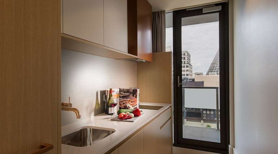 BRADY Hotel Studio Kitchenette SMALL