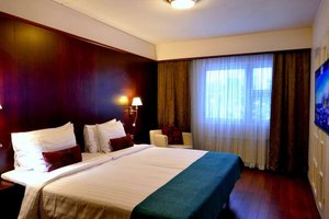 Room & Suite