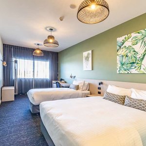 Q and S ROOM
