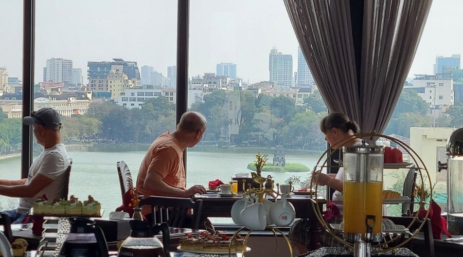 San Grand Hotel Hanoi - Free afternoon tea at the San Dinning 