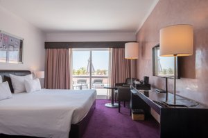 Room & Suite