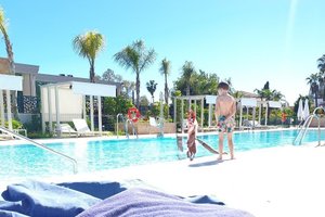Piscina y playa